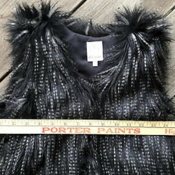 🧧Perfect Ella Moss Faux Ostrich Feather Vest👑💍 - Picture 6 of 8